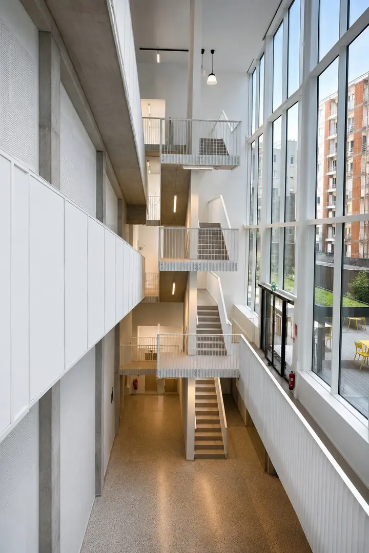Cage d’escalier vitrée de l’ancien Institut Montefiore à Liège